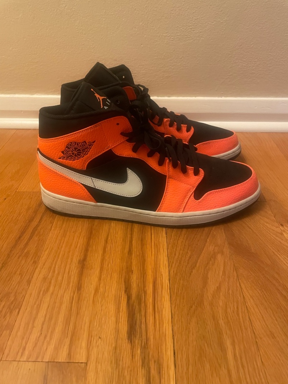Nike Air Jordan 1 Mid - Black Cone - size 16